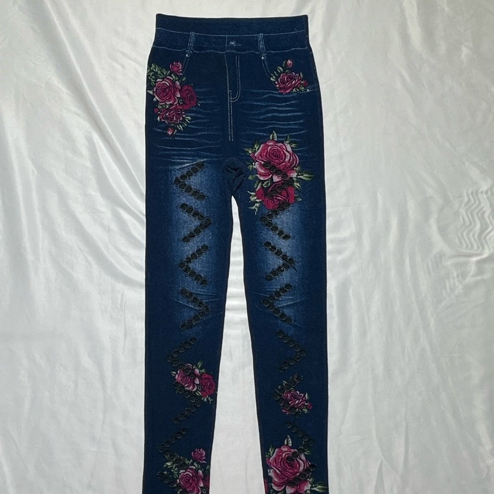 Blue Rose/Floral Design Jean Cutouts Length Leggings size S/M women’s